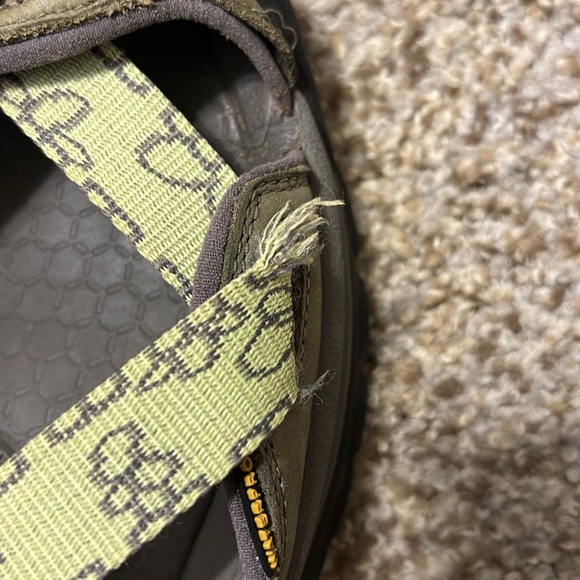 KEEN Women’s shoes, Size 8.5 - Picture 8 of 9